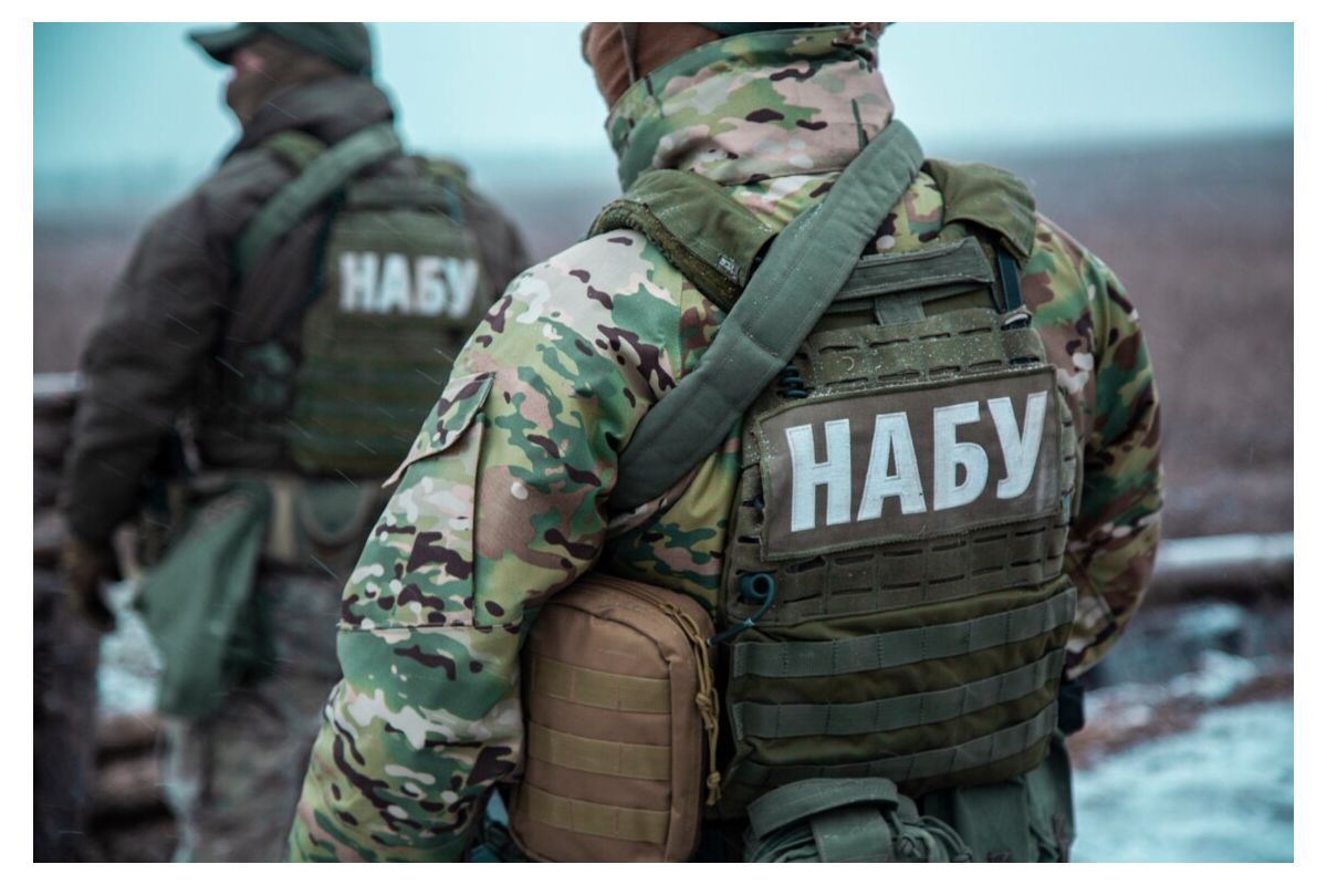 НАБУ і САП завершили розслідування стосовно колишнього голови Державної фіскальної служби України та його пособника НАБУ і САП завершили розслідування стосовно колишнього голови Державної фіскальної служби України та його пособника