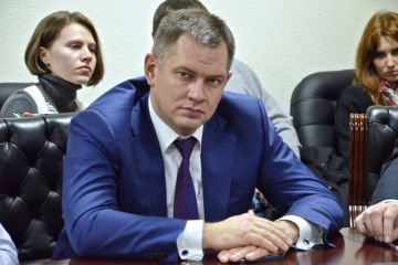 "Схематози" імені Бориса Козиря. Частина перша: «Як тіньовий керівник морської галузі взяв в рабство моряків» "Схематози" імені Бориса Козиря. Частина перша: «Як тіньовий керівник морської галузі взяв в рабство моряків»