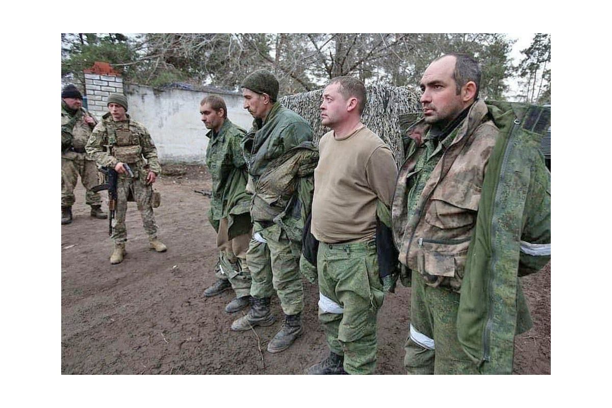 Російське вторгнення в Україну : російські загарбники у Запорізькій області вишукують чоловіків призовного віку Російське вторгнення в Україну : російські загарбники у Запорізькій області вишукують чоловіків призовного віку