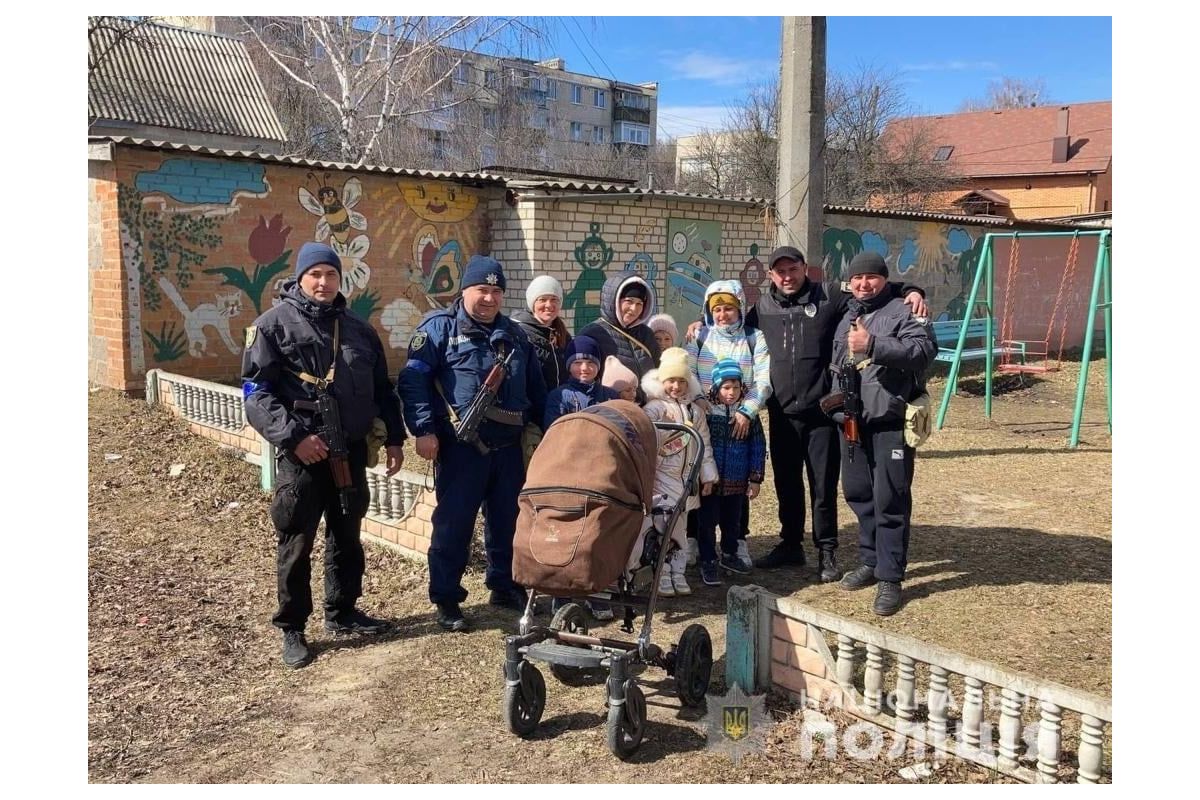 Російське вторгнення в Україну : Харківська поліція протягом минулої доби відреагувала на понад 1300 повідомлень громадян 