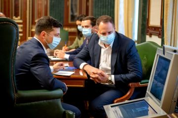 Нинішні показники дозволяють розглядати майбутні етапи пом’якшення карантину – Володимир Зеленський Нинішні показники дозволяють розглядати майбутні етапи пом’якшення карантину – Володимир Зеленський