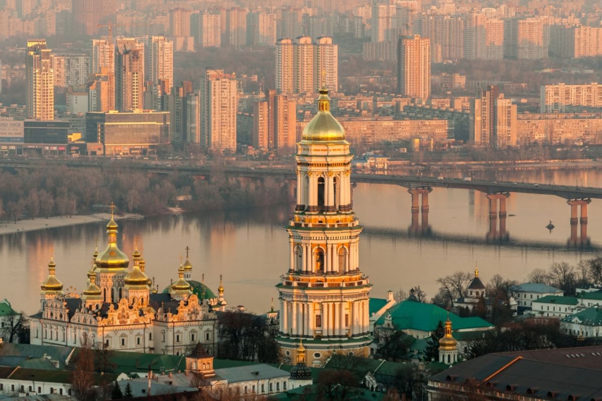 Російське вторгнення в Україну : Росія не відмовилася від планів захопити Київ Російське вторгнення в Україну : Росія не відмовилася від планів захопити Київ
