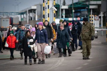 ​Російське вторгнення в Україну : Кількість людей, які втекли з України, рятуючись від війни росії, перевищило 6 мільйонів людей.