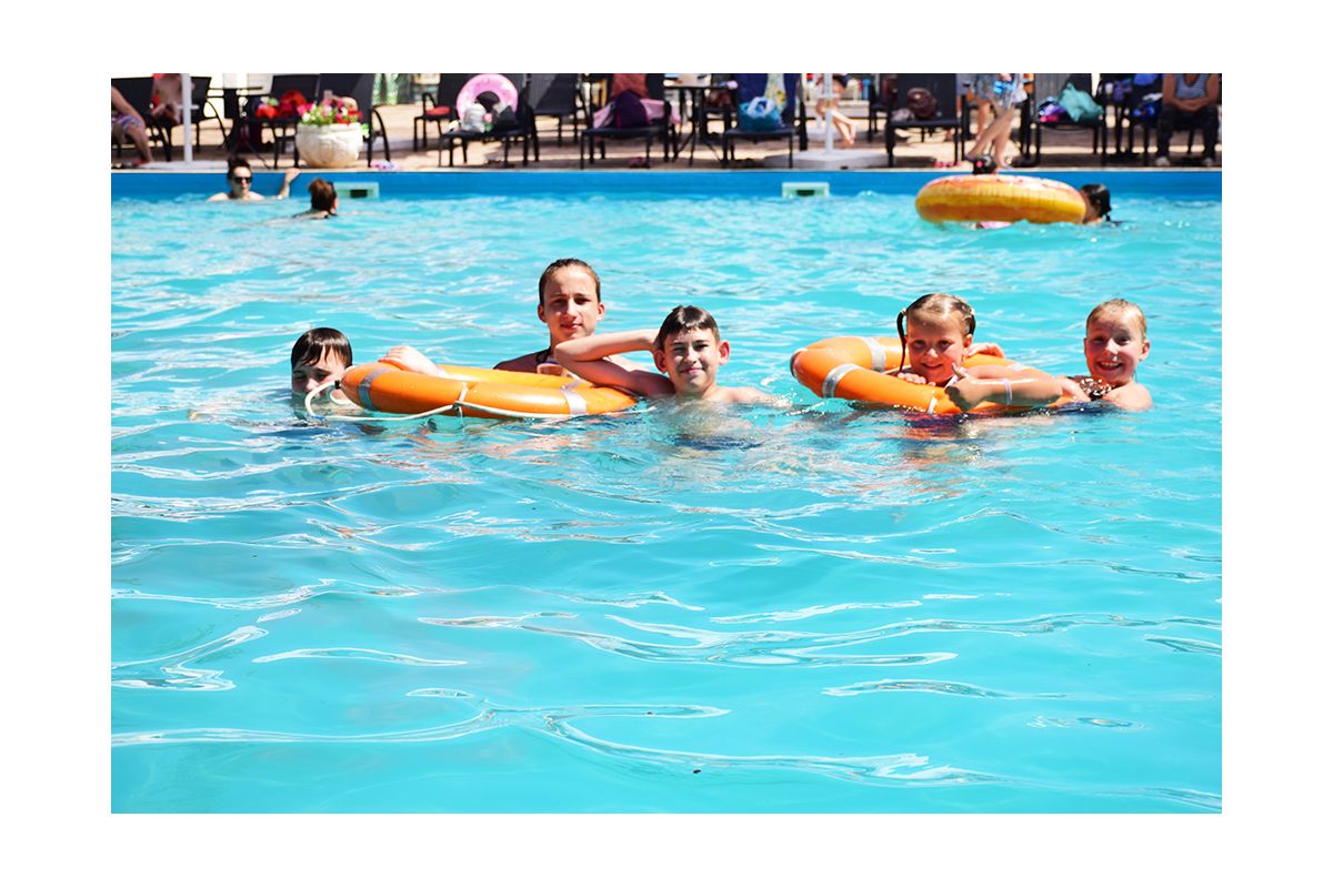 Миколаїв: на території пляжної зони клубу «Ushuaia» рятувальники навчали дітей правилам безпеки на воді Миколаїв: на території пляжної зони клубу «Ushuaia» рятувальники навчали дітей правилам безпеки на воді