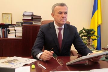 Председатель ГСА Украины Зиновий Холоднюк: тюрьма зовет? Председатель ГСА Украины Зиновий Холоднюк: тюрьма зовет?