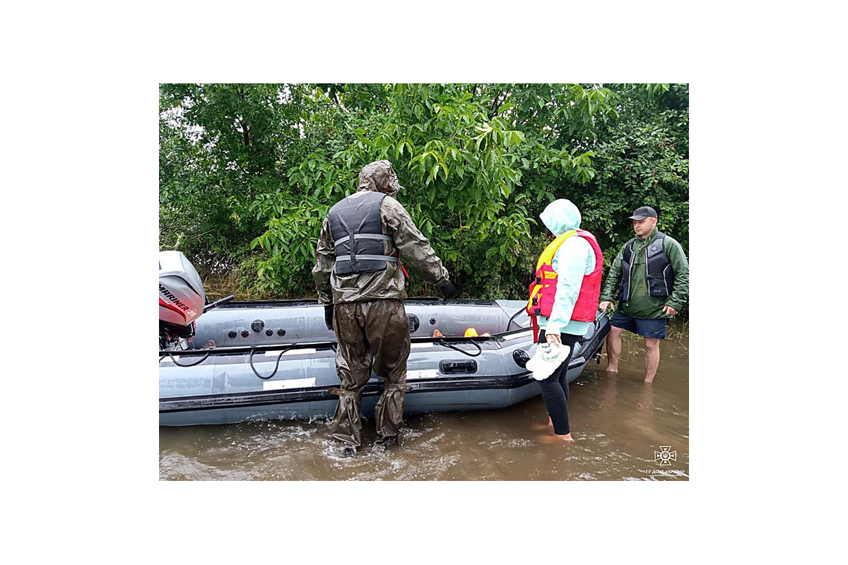 У Херсоні вода продовжує відходити після підриву Каховської ГЕС