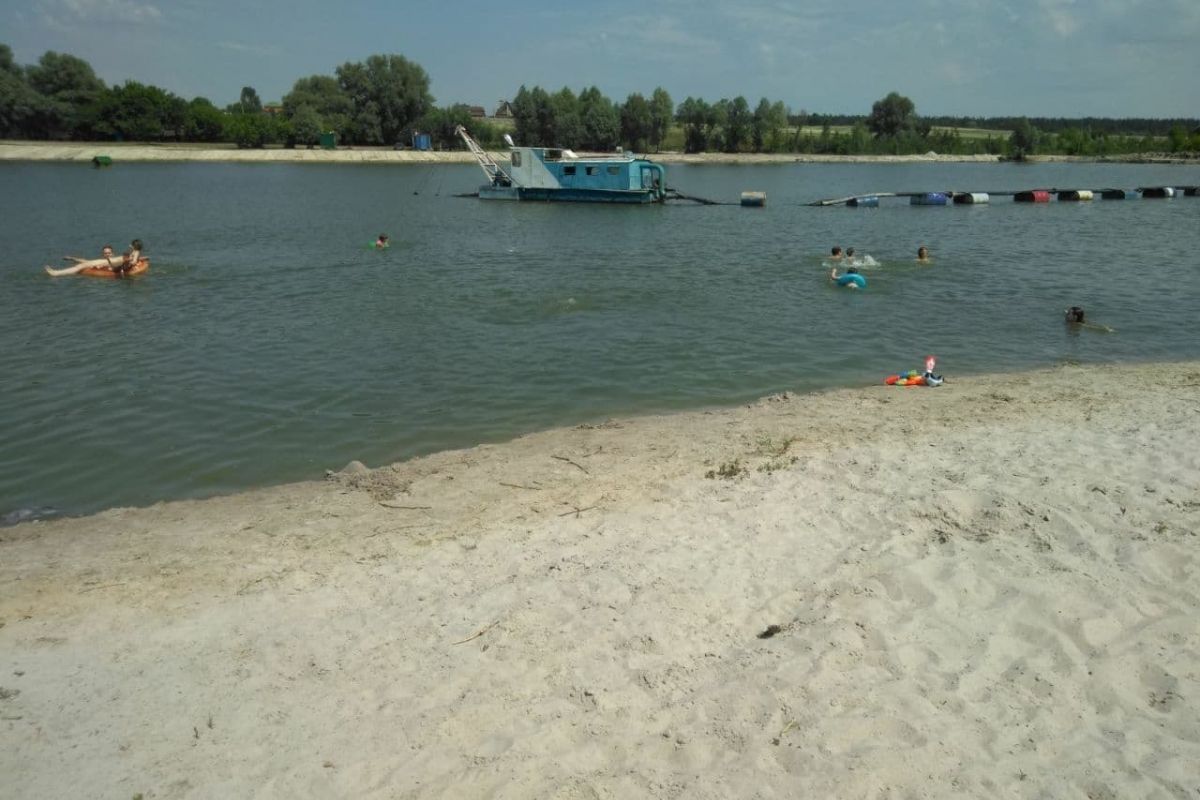 У Київській області понад два роки видобувають торф та пісок під прикриваючись “чисткою озера” У Київській області понад два роки видобувають торф та пісок під прикриваючись “чисткою озера”