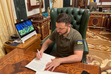 Глава держави подав до парламенту законопроект про правові та соціальні гарантії для громадян Польщі в Україні та присвоїв Перемишлю почесну відзнаку «Місто-рятівник» Глава держави подав до парламенту законопроект про правові та соціальні гарантії для громадян Польщі в Україні та присвоїв Перемишлю почесну відзнаку «Місто-рятівник»