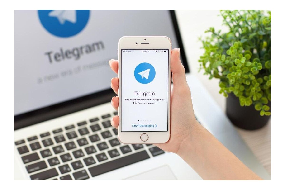 Apple вимагає від Telegram заблокувати канали з особистими даними білоруських міліціонерів