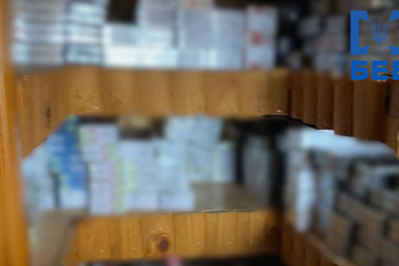 БЕБ на Київщині вилучило контрафактні цигарки вартістю 3,4 млн грн БЕБ на Київщині вилучило контрафактні цигарки вартістю 3,4 млн грн