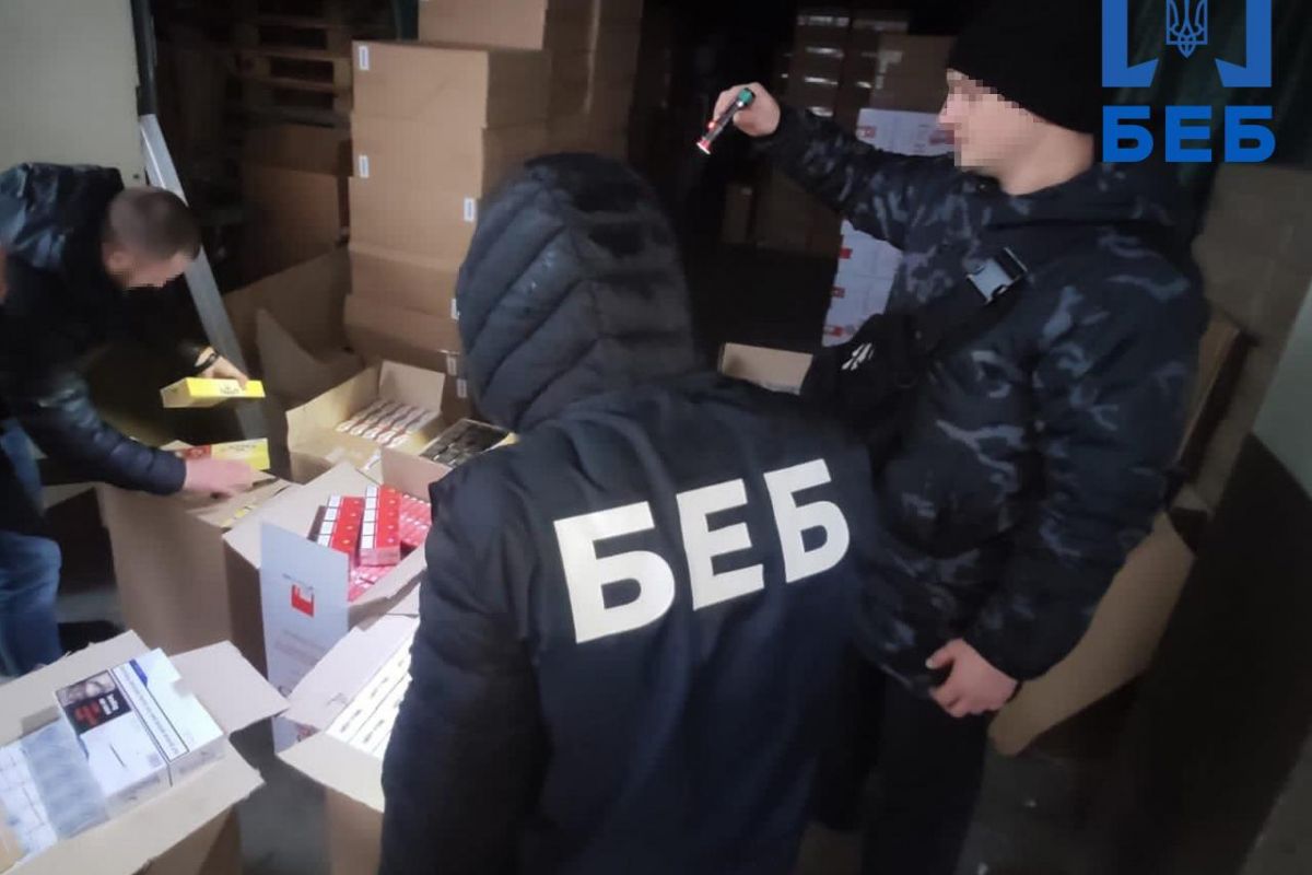 11,6 млн грн – вартість цигарок вилучених ТУ БЕБ в Одеській області 11,6 млн грн – вартість цигарок вилучених ТУ БЕБ в Одеській області