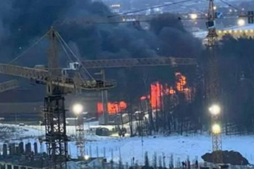 Потужна пожежа охопила будівельний торговий центр в Підмосков'ї (відео) Потужна пожежа охопила будівельний торговий центр в Підмосков'ї (відео)