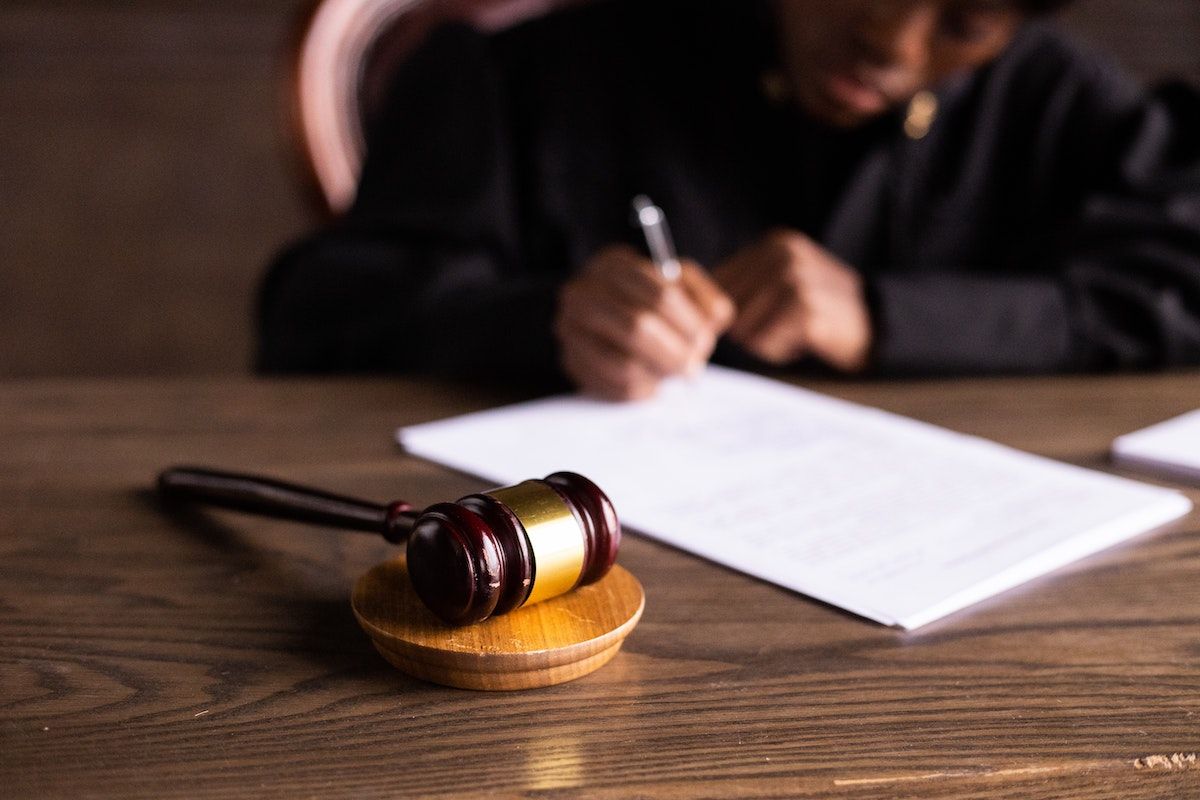У Верховному суді скоротили 330 посад в цілях економії - понад 185 мільйонів гривень У Верховному суді скоротили 330 посад в цілях економії - понад 185 мільйонів гривень
