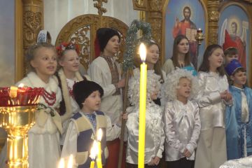 Святкова літургія на честь народження Христа в храмі “на честь Різдва Пресвятої Богородиці”. Святкова літургія на честь народження Христа в храмі “на честь Різдва Пресвятої Богородиці”.