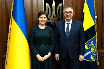 Ірина Венедіктова зустрілася з новопризначеним бізнес-омбудсменом Романом Ващуком Ірина Венедіктова зустрілася з новопризначеним бізнес-омбудсменом Романом Ващуком