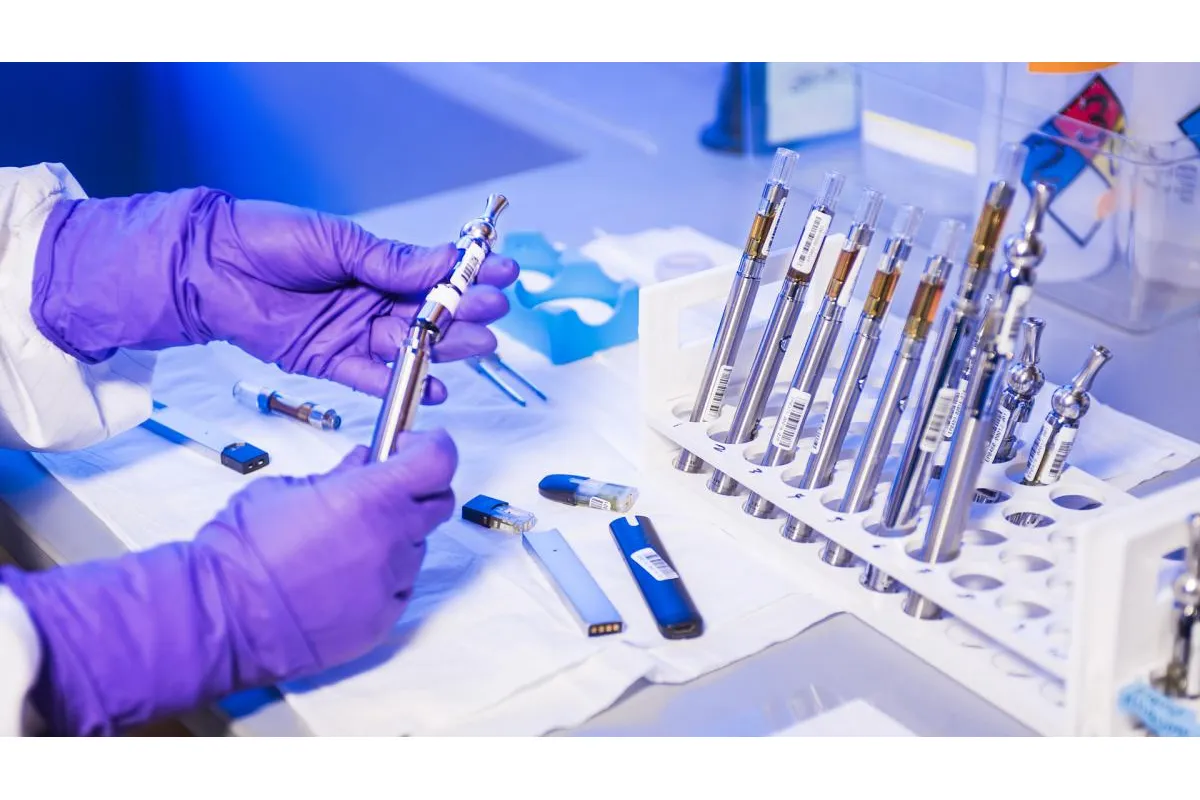Розпочалося тестування нового виду вакцини у Китаї