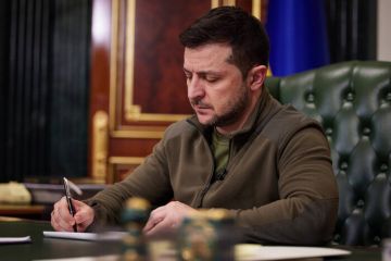 Президент Володимир Зеленський дозволив військовому обіймати посаду першого заступника Міністра оборони на період дії правового режиму воєнного стану Президент Володимир Зеленський дозволив військовому обіймати посаду першого заступника Міністра оборони на період дії правового режиму воєнного стану