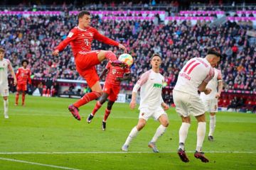 Єврофутбол: одноосібне лідерство "Баварії" та повернення "Наполі" Єврофутбол: одноосібне лідерство "Баварії" та повернення "Наполі"