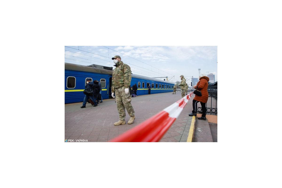 Російське вторгнення в Україну : Сьогодні вночі російські війська обстріляли залізничну станцію в центральній Україні Російське вторгнення в Україну : Сьогодні вночі російські війська обстріляли залізничну станцію в центральній Україні