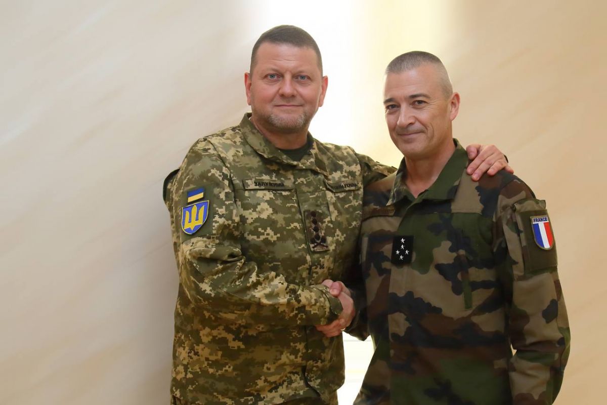 До України вперше завітав начальник об‘єднаного штабу ЗС Франції Тьєрі Бюркара, – Залужний До України вперше завітав начальник об‘єднаного штабу ЗС Франції Тьєрі Бюркара, – Залужний