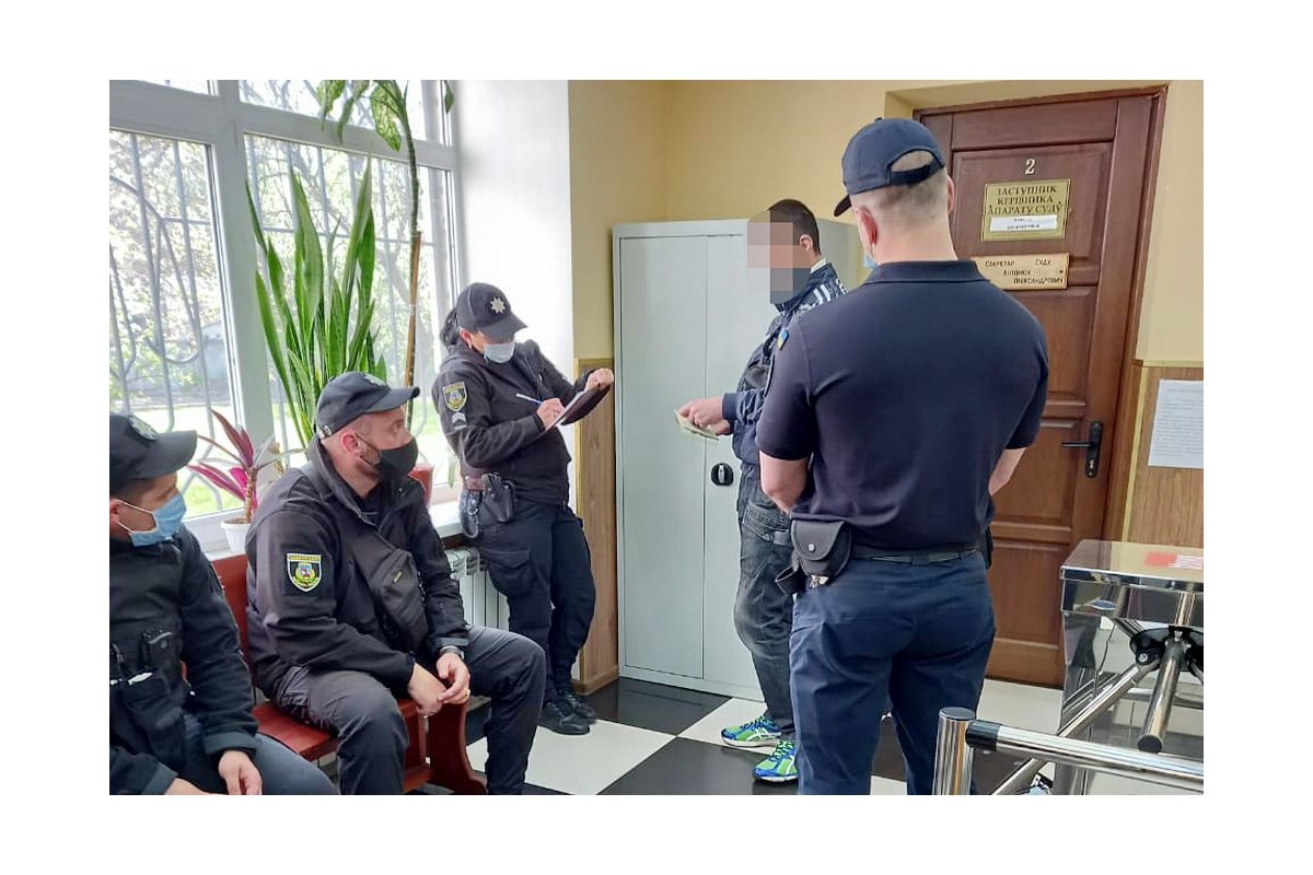 Уже втретє цьогоріч судові охоронці столичного регіону виявляють наркотичні речовини у відвідувачів будинку правосуддя Білої Церкви Уже втретє цьогоріч судові охоронці столичного регіону виявляють наркотичні речовини у відвідувачів будинку правосуддя Білої Церкви