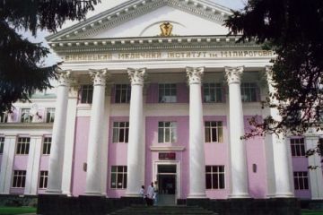 Студенти медики протестують проти беззаконня Студенти медики протестують проти беззаконня