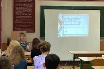 На факультеті комп’ютерних наук, математики, фізики та економіки завершилася наукова практика учнів Ліцею № 17 «Інтелект» На факультеті комп’ютерних наук, математики, фізики та економіки завершилася наукова практика учнів Ліцею № 17 «Інтелект»