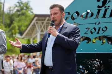 Головний від Кремля. Медведчука в Україні замінить король "тендерної мафії" Яценко? Головний від Кремля. Медведчука в Україні замінить король "тендерної мафії" Яценко?