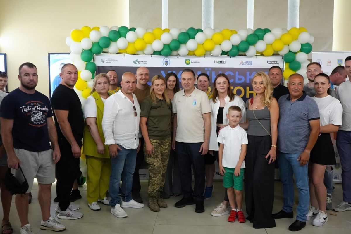 Відбулась прем'єра фільму про підготовку наших олімпійців до XXXIII Ігор Олімпіади "Український вогонь" Відбулась прем'єра фільму про підготовку наших олімпійців до XXXIII Ігор Олімпіади "Український вогонь"