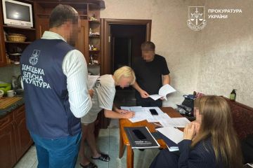 Перед судом постане посадовиця, яка придбала ноутбуки для шкіл майже удвічі дорожче ринкової вартості Перед судом постане посадовиця, яка придбала ноутбуки для шкіл майже удвічі дорожче ринкової вартості