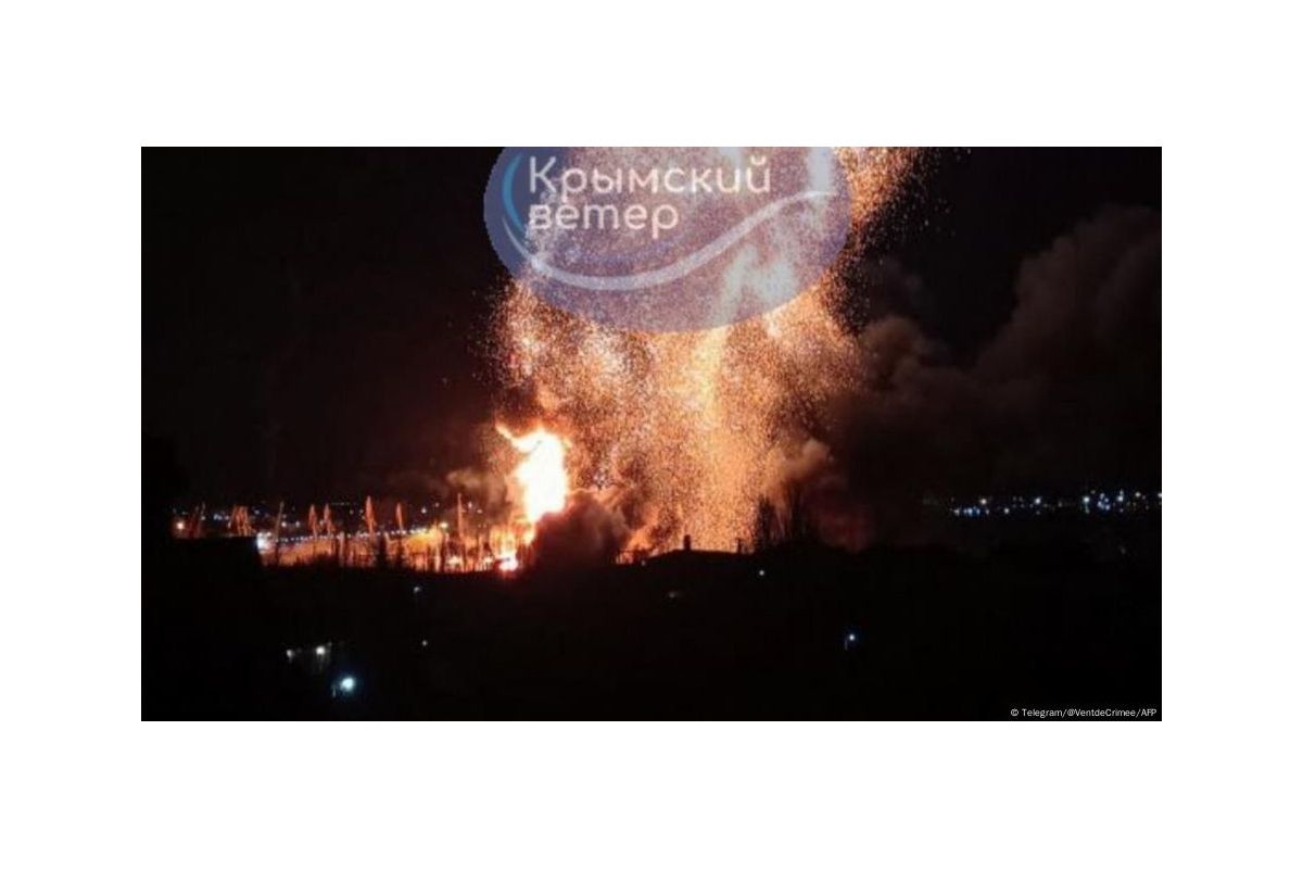 У Криму заявили про атаку дронів на нафтобазу, там масштабна пожежа У Криму заявили про атаку дронів на нафтобазу, там масштабна пожежа