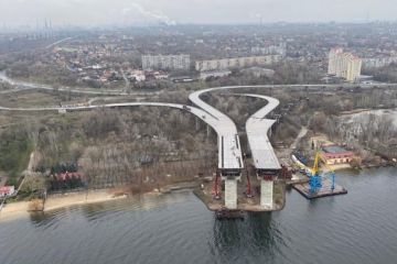 Надзвичайне будівництво моста у Запоріжжі: перше його тестування Надзвичайне будівництво моста у Запоріжжі: перше його тестування