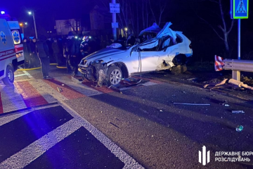 В Черновицкой области пьяный налоговик устроил смертельную аварию В Черновицкой области пьяный налоговик устроил смертельную аварию