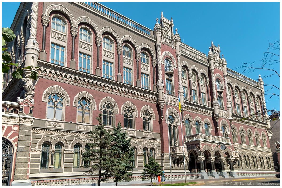 Російські обстріли знищують не тільки інфраструктуру, а й економіку України Російські обстріли знищують не тільки інфраструктуру, а й економіку України