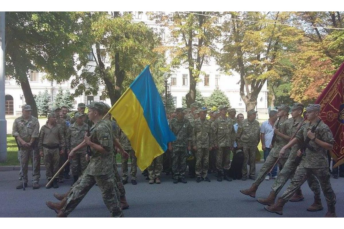 На вулицях Кривого Рогу відбувся марш з приводу Дня добровольця