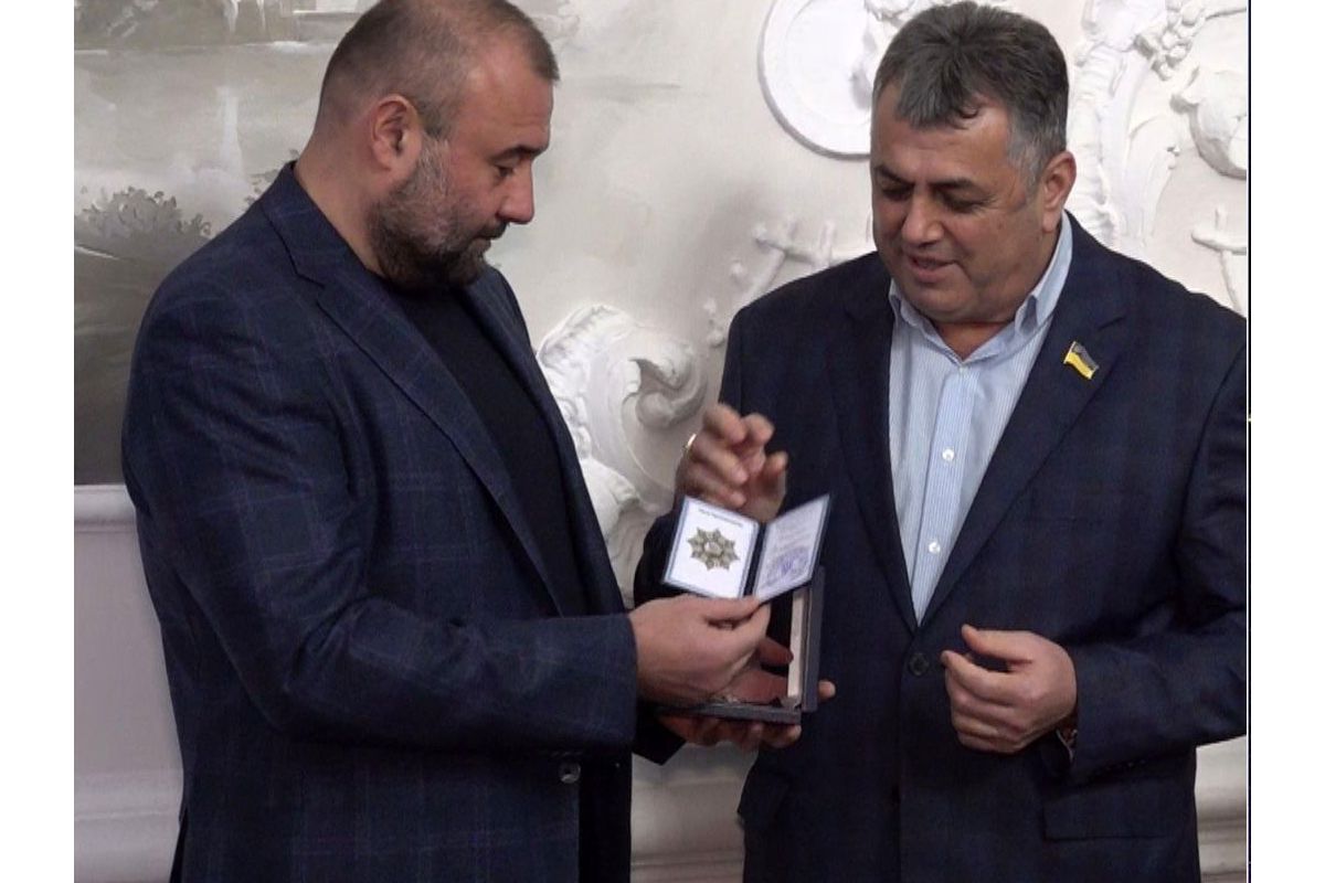 Звання “Почесний громадянин м. П’ятихаток” удостоєно Президента МБФ “Солідарність” О. Петровського. Звання “Почесний громадянин м. П’ятихаток” удостоєно Президента МБФ “Солідарність” О. Петровського.