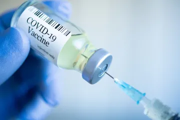 ​Вакцина певній групі населення препаратом CoronaVac 