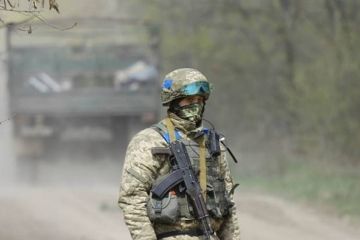 ЄС та Великобританія зобов'язуються підтримати Україну після нарощування російських військових ЄС та Великобританія зобов'язуються підтримати Україну після нарощування російських військових