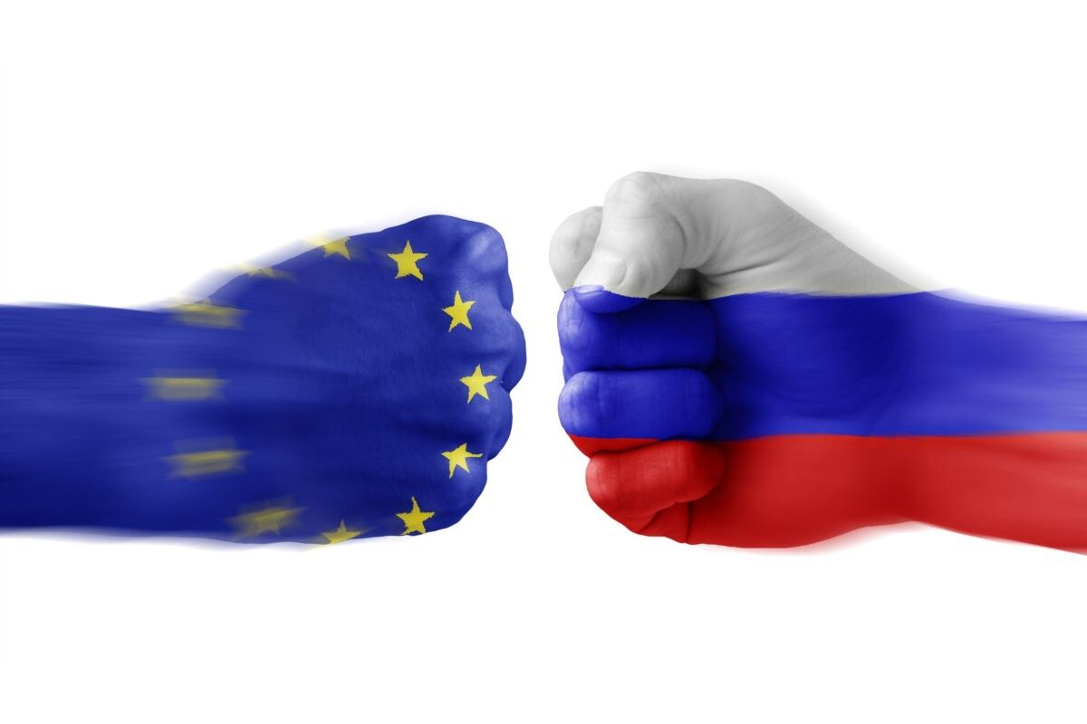 Російське вторгнення в Україну : ЄС закриває єдину лазівку, за якою Росії можна було продавати зброю в обхід санкцій попередніх років Російське вторгнення в Україну : ЄС закриває єдину лазівку, за якою Росії можна було продавати зброю в обхід санкцій попередніх років