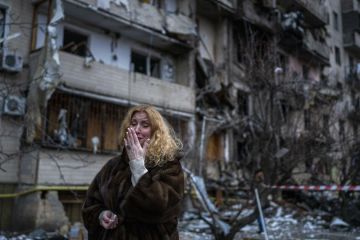 Російське вторгнення в Україну : Під час зачистки села Шевченкове, що на Київщині, поліція виявила місце масової страти цивільних. Російське вторгнення в Україну : Під час зачистки села Шевченкове, що на Київщині, поліція виявила місце масової страти цивільних.