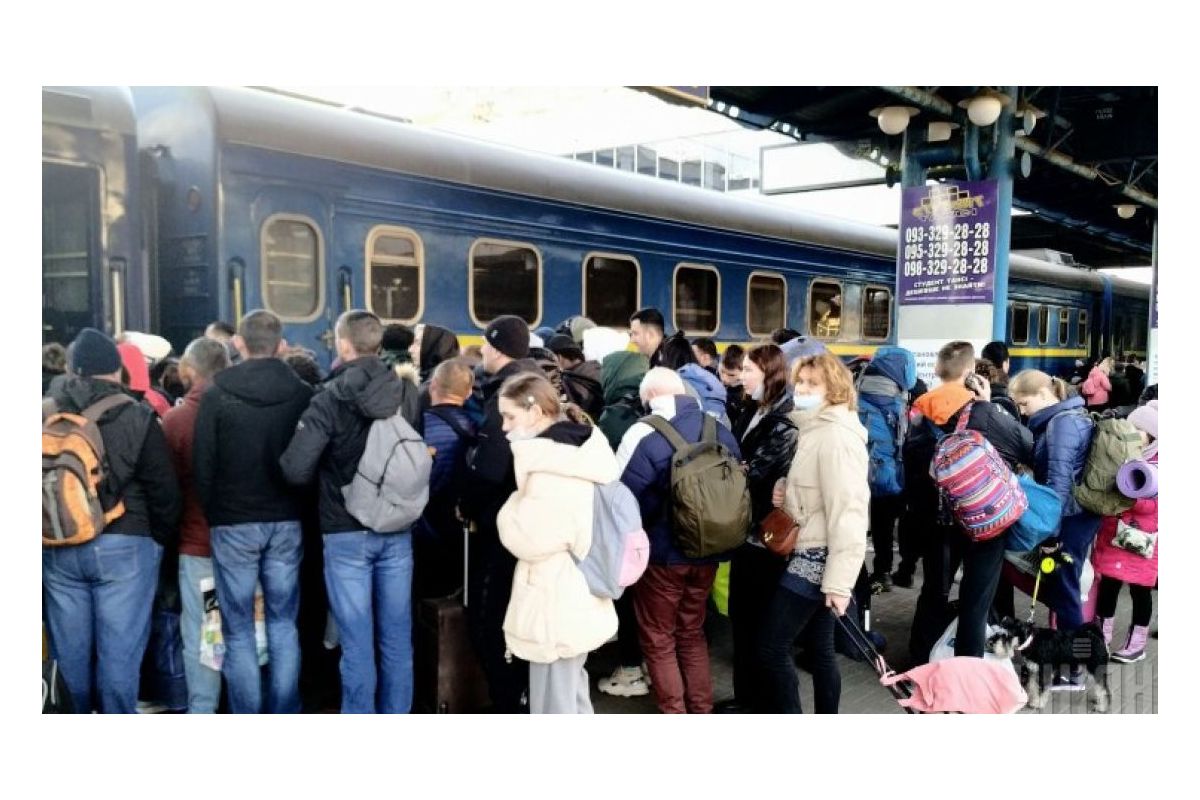Російське вторгнення в Україну : 50 днів повномасштабної війни для залізниці - це 3 724 202 евакуйованих людей. Російське вторгнення в Україну : 50 днів повномасштабної війни для залізниці - це 3 724 202 евакуйованих людей.