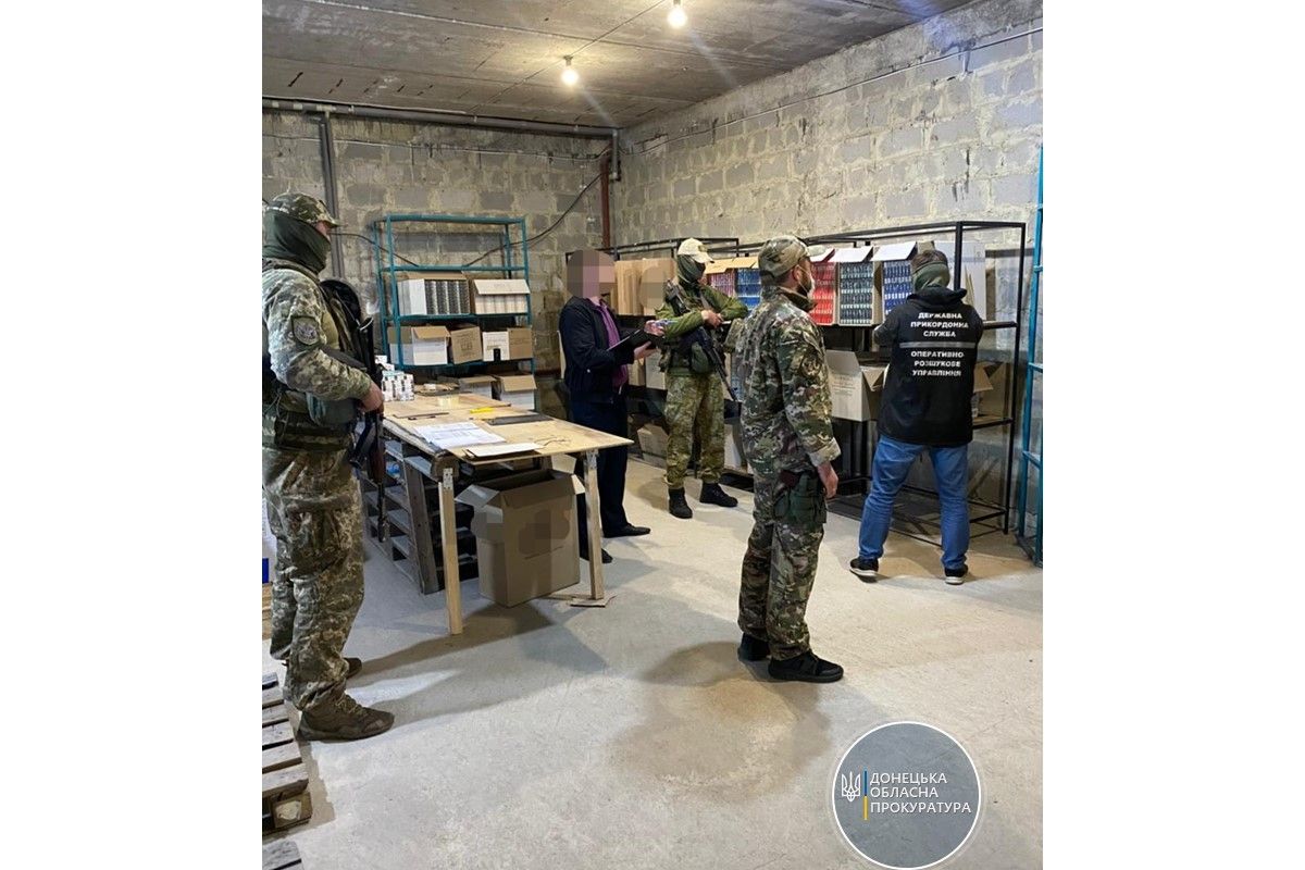 У Маріуполі виявлено контрафактні тютюнові вироби на суму понад 8 млн грн (ФОТО) У Маріуполі виявлено контрафактні тютюнові вироби на суму понад 8 млн грн (ФОТО)