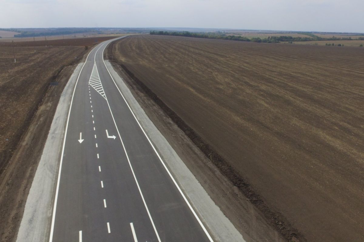 На Луганщині ворог обстрілами знищує єдину трасу для евакуації На Луганщині ворог обстрілами знищує єдину трасу для евакуації