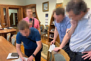 В Днепре ректор университета присвоил 920 тысяч гривен В Днепре ректор университета присвоил 920 тысяч гривен