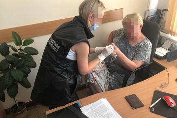 5000 доларів США за сприяння в усиновленні – викрито начальника Служби у справах дітей Хмельницької облдержадміністрації 5000 доларів США за сприяння в усиновленні – викрито начальника Служби у справах дітей Хмельницької облдержадміністрації