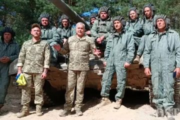 Сергій Наєв привітав танкістів  Сергій Наєв привітав танкістів