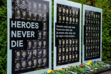 ​До Дня захисника України на Алеї пам’яті у Дніпрі з’явилася нова стела з іменами загиблих героїв