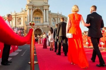 10 ФІЛЬМІВ ОДЕСЬКОГО КІНОФЕСТИВАЛЮ 10 ФІЛЬМІВ ОДЕСЬКОГО КІНОФЕСТИВАЛЮ