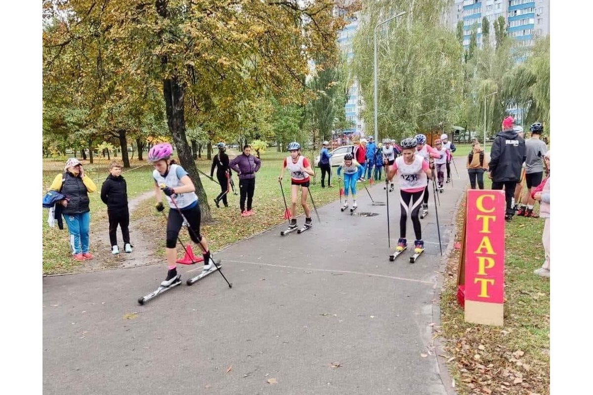12 жовтня 2024 року в Броварах відбувся відкритий чемпіонат Київської області з лижних гонок на лижоролерах серед юнаків та дівчат 12 жовтня 2024 року в Броварах відбувся відкритий чемпіонат Київської області з лижних гонок на лижоролерах серед юнаків та дівчат