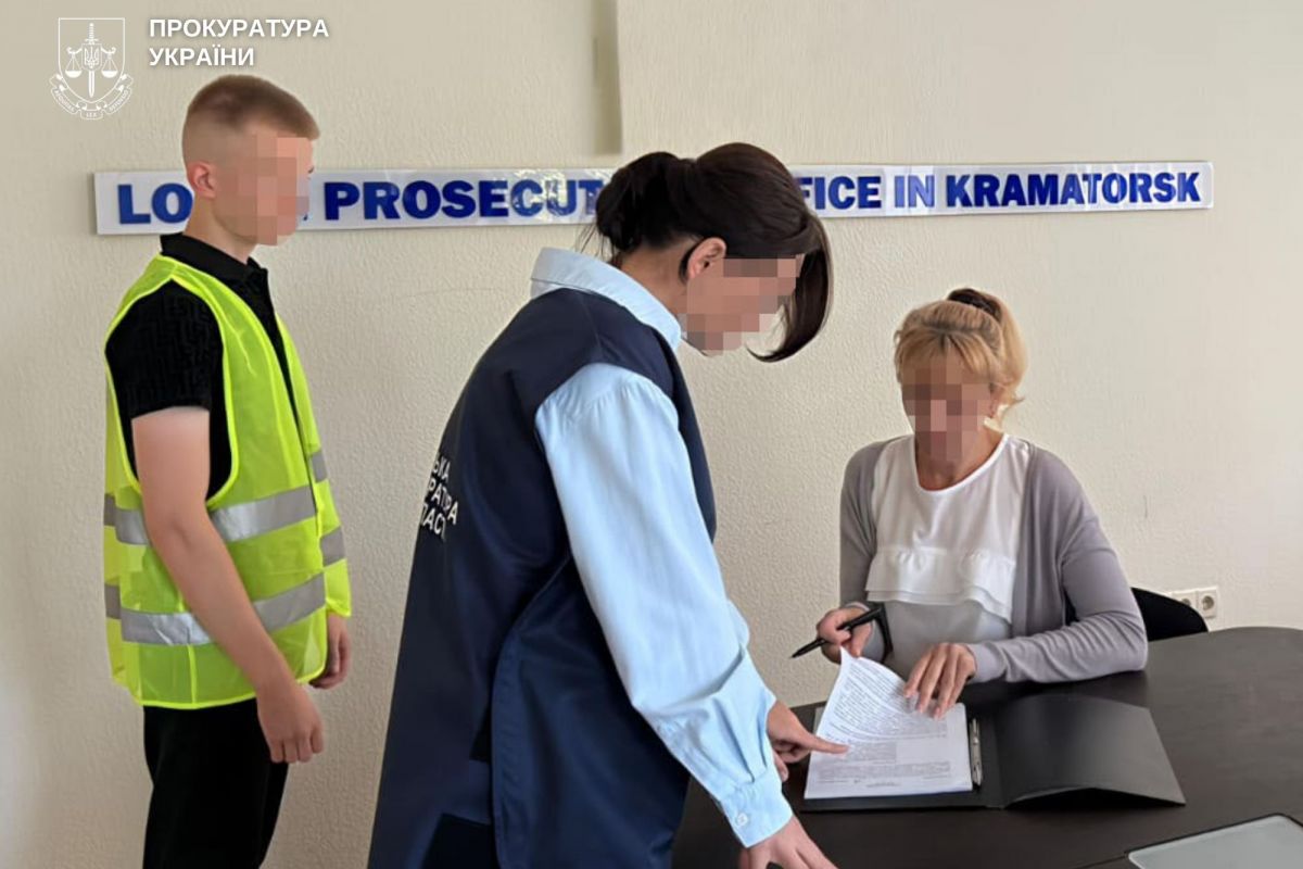 На Донеччині судитимуть експрацівницю селищної ради, яка незаконно нарахувала собі понад 300 тис грн бюджетних коштів На Донеччині судитимуть експрацівницю селищної ради, яка незаконно нарахувала собі понад 300 тис грн бюджетних коштів